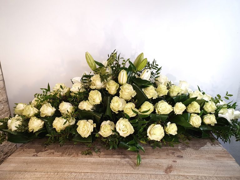 Pièces de deuil A Nos Racines dessus de cercueil traditionnel