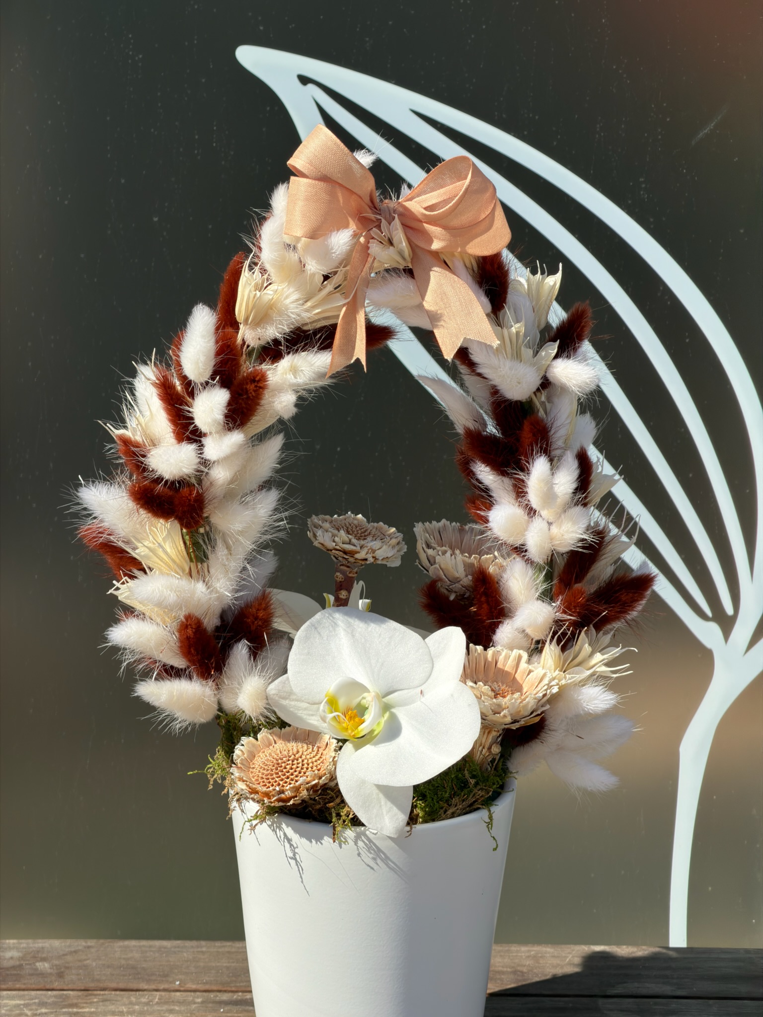 Composition fleurs séchées– couronne printanière & orchidée